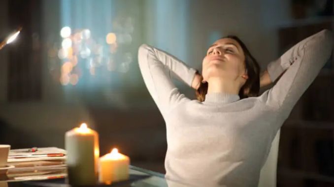 pros-cons-candles-scent - how candles affect indoor air quality